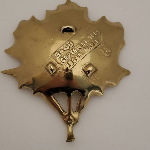Vintage Soild Brass Sugar Maple Leaf Ashtray - Picture 8 of 16